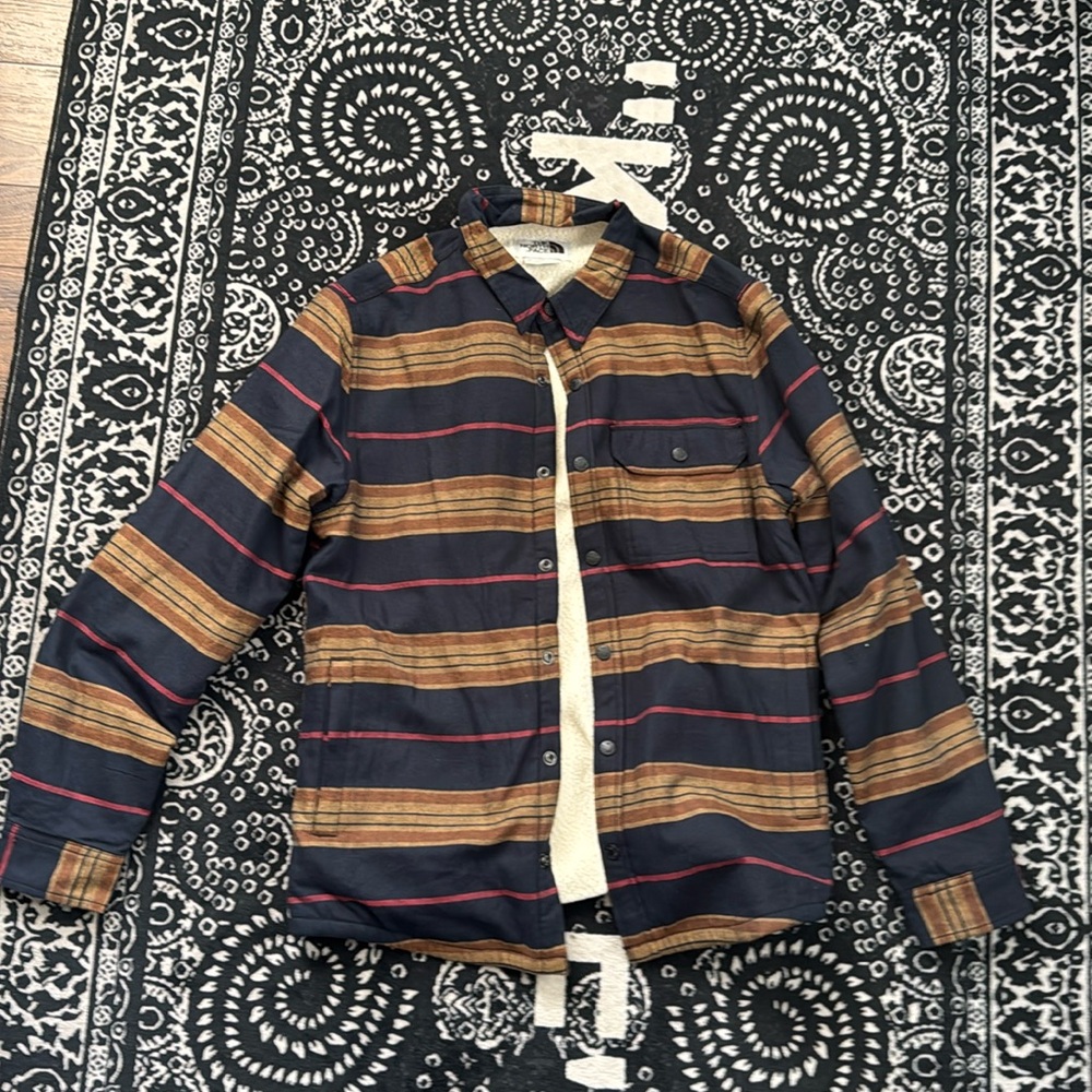 The north face flannel jacket size m  (never worn)